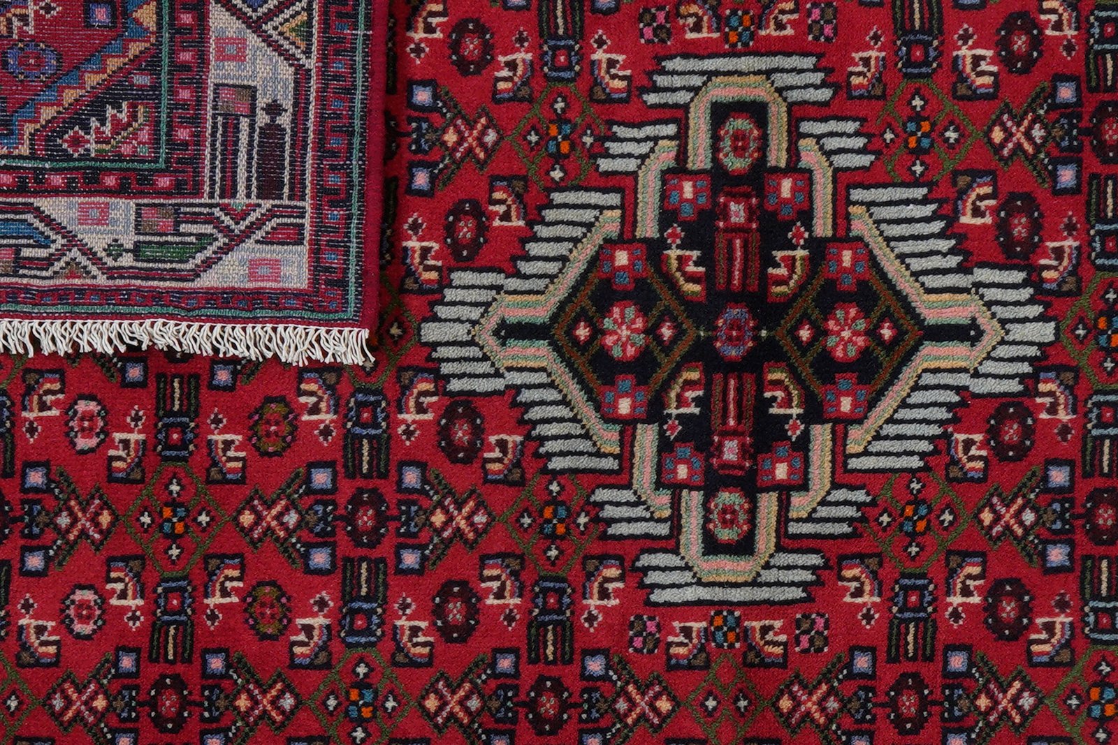 Assadabad — Hand-knotted, 102x146 cm, Red, 100% Virgin Wool | View 7