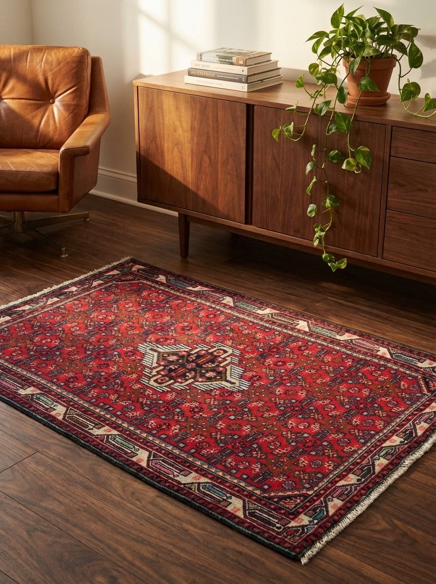 Assadabad — Hand-knotted, 100x153 cm, Red, 100% Virgin Wool | Back view