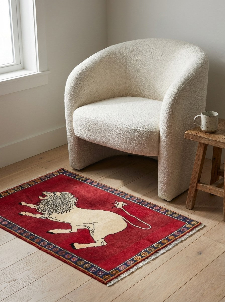 Gashgai — Hand-knotted, 83x130 cm, Red, 100% Virgin Wool | Detail view