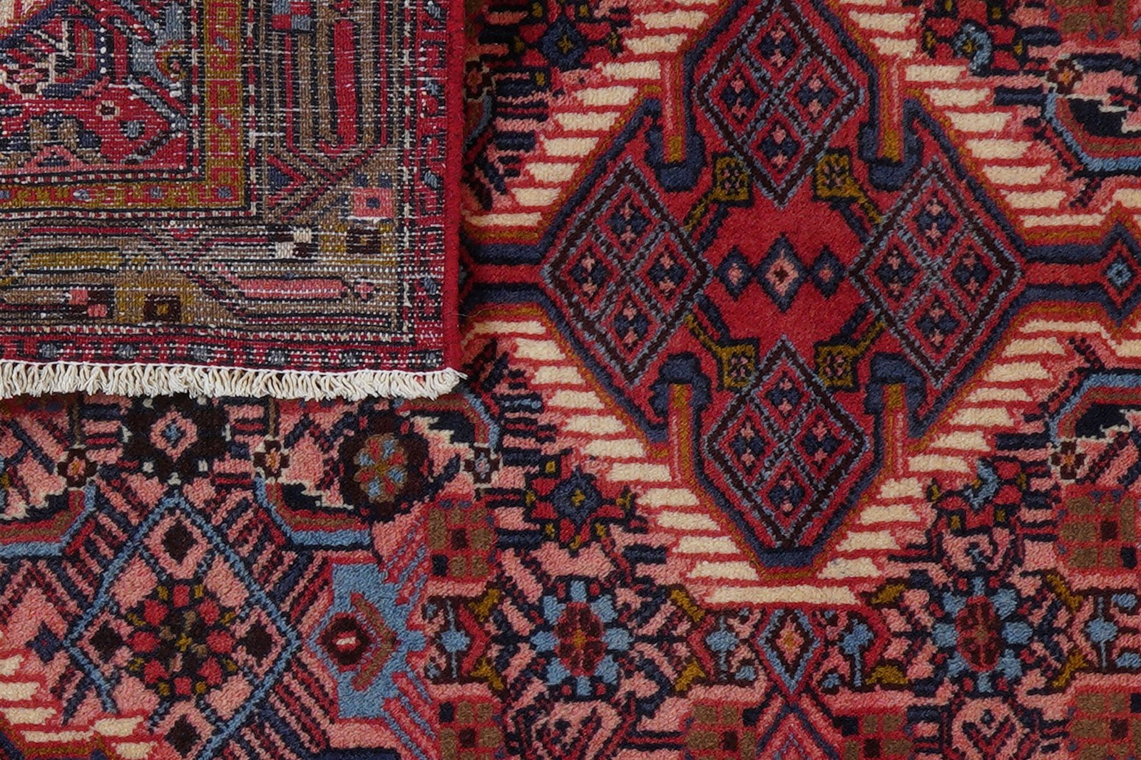 Assadabad — Hand-knotted, 81x124 cm, Red, 100% Virgin Wool | View 7