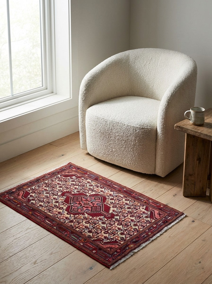 Assadabad — Hand-knotted, 79x130 cm, Beige, 100% Virgin Wool | Detail view