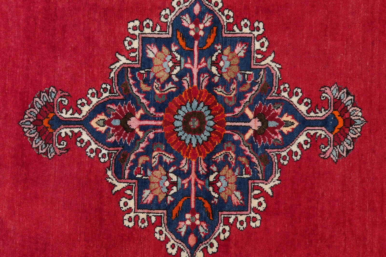 Roudbar — Hand-knotted, 125x176 cm, Red, 100% Virgin Wool | View 6
