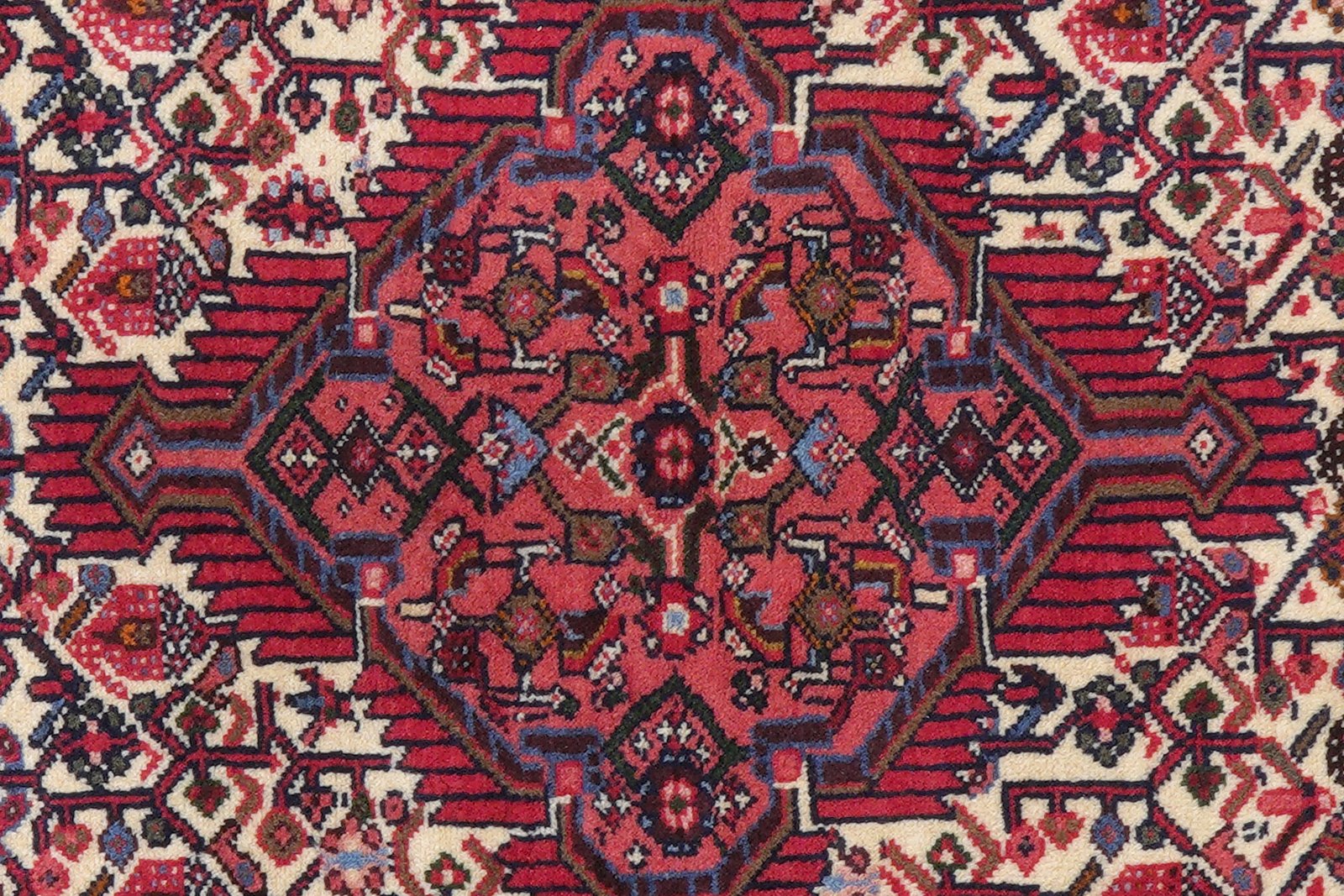 Assadabad — Hand-knotted, 102x152 cm, Beige, 100% Virgin Wool | View 6