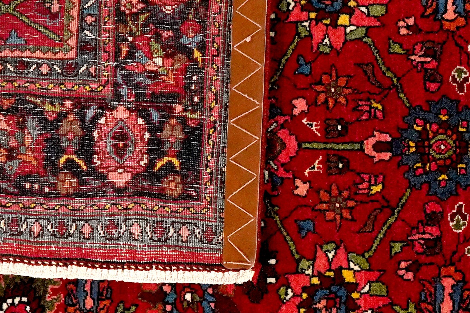 Bidjar — Hand-knotted, 145x220 cm, Red, 100% Virgin Wool | View 6