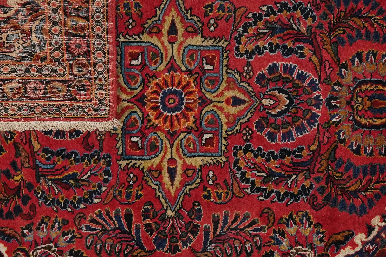 Lilian — Hand-knotted, 114x151 cm, Red, 100% Virgin Wool | View 5