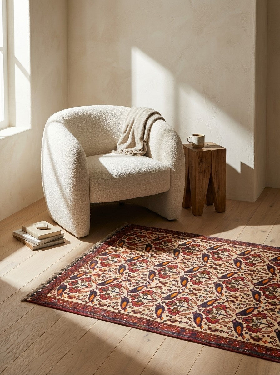 Gashgai — Hand-knotted, 110x153 cm, Beige, 100% Virgin Wool | Detail view
