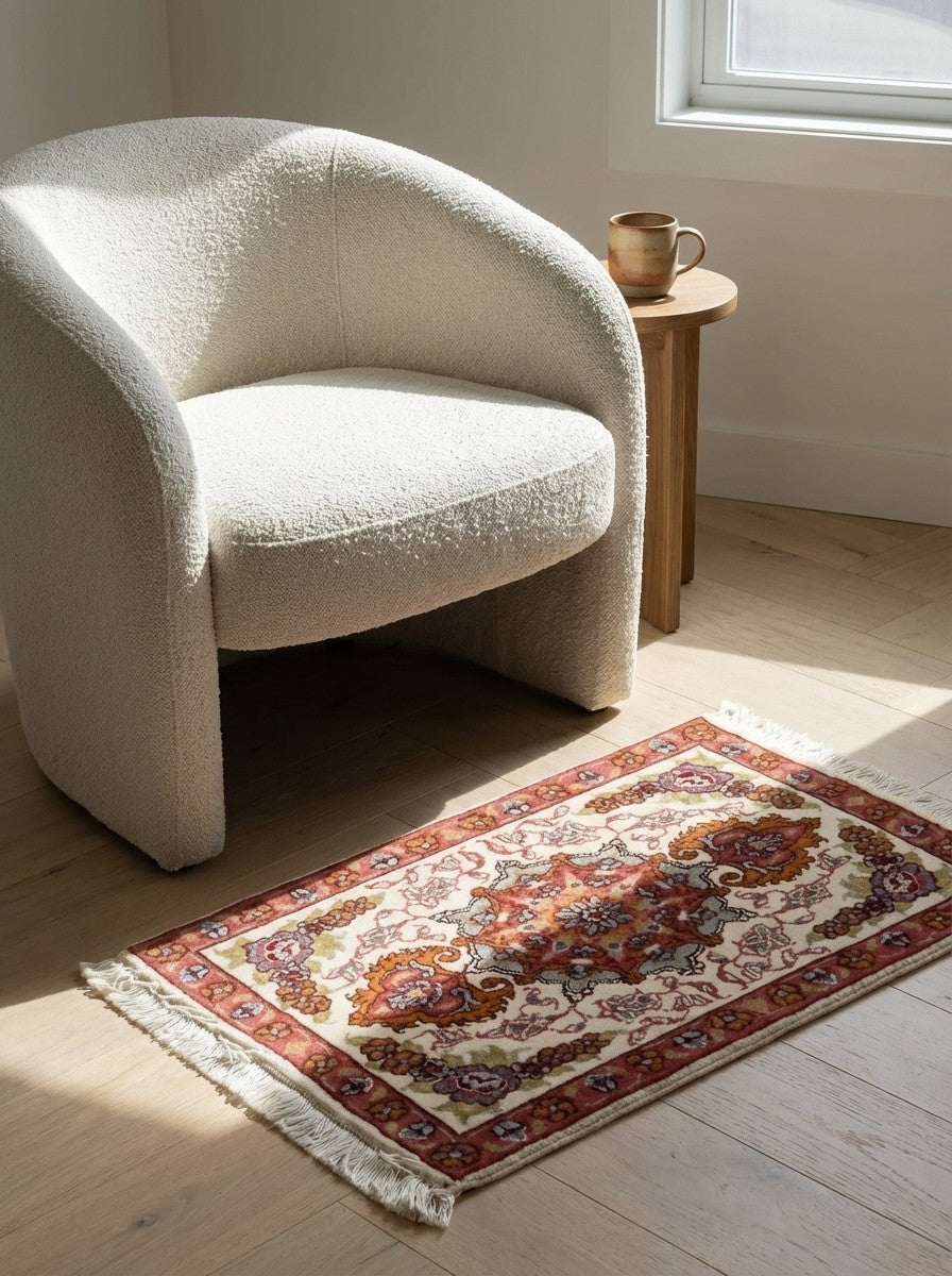 Tabriz 50 Raj — Hand-knotted, 33x45 cm, Beige, 100% Virgin Wool | Detail view