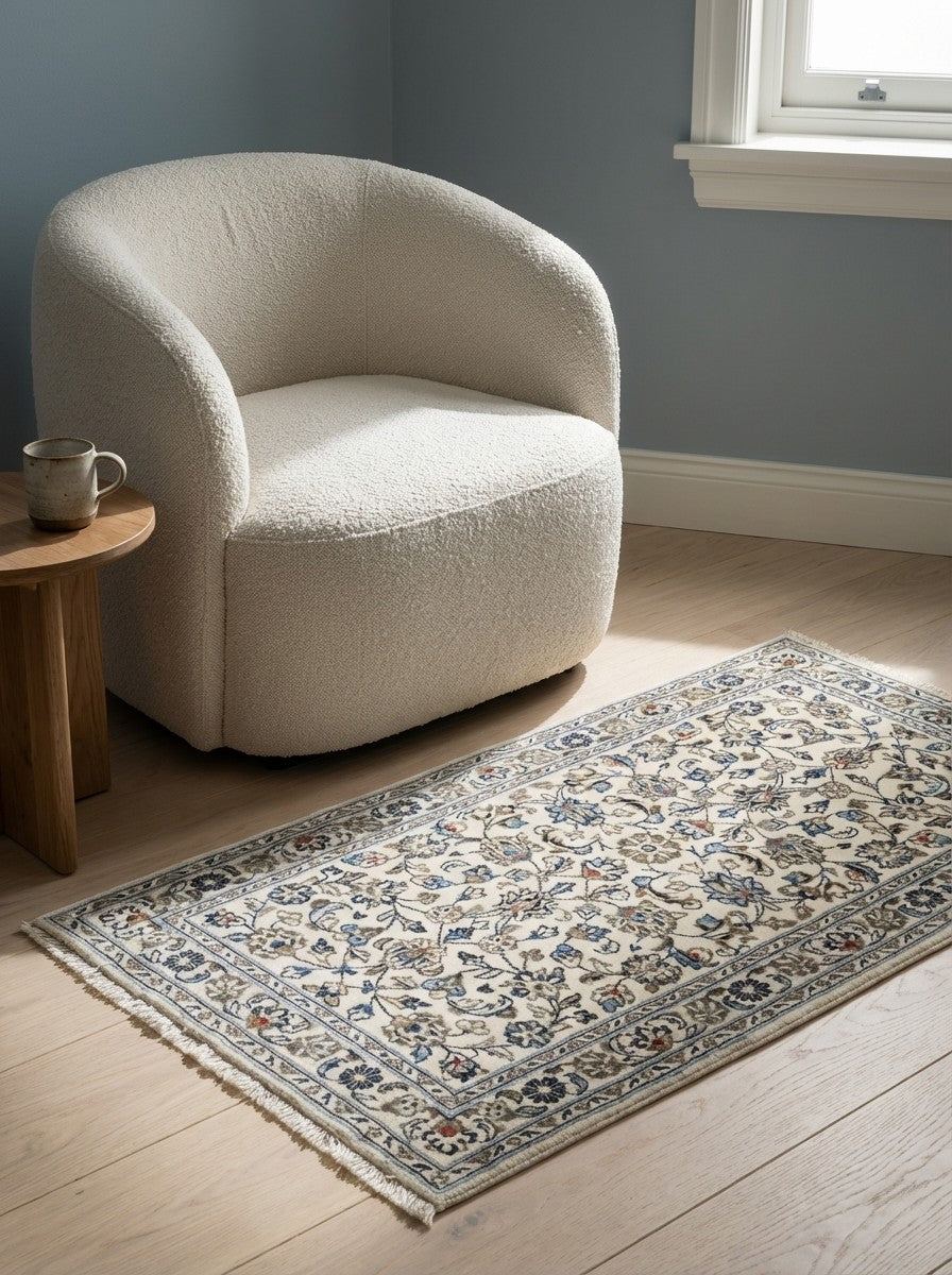 Ardakan — Hand-knotted, 67x127 cm, Beige, 100% Virgin Wool | Detail view