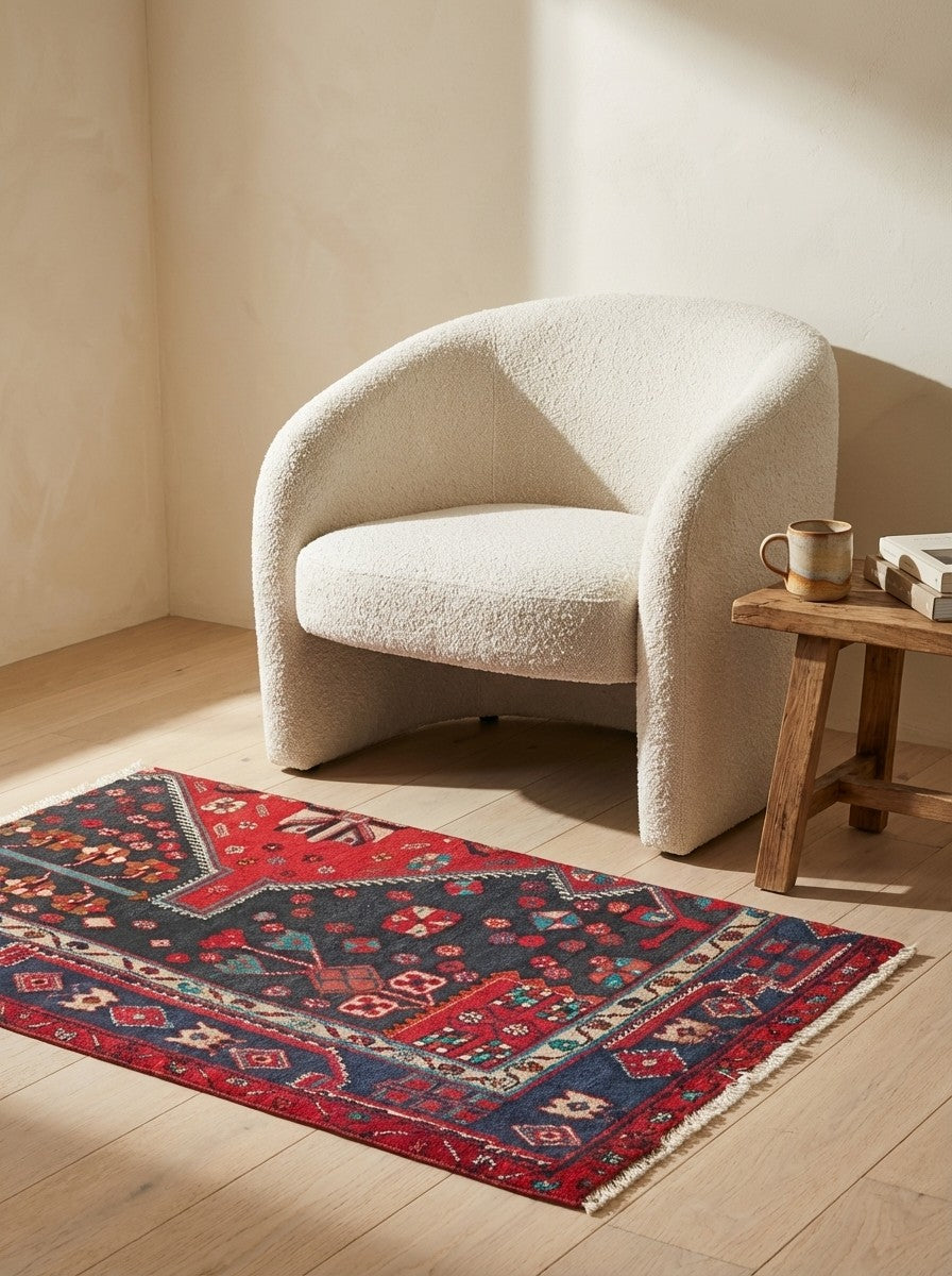 Kolyai — Hand-knotted, 84x147 cm, Red, 100% Virgin Wool | Detail view