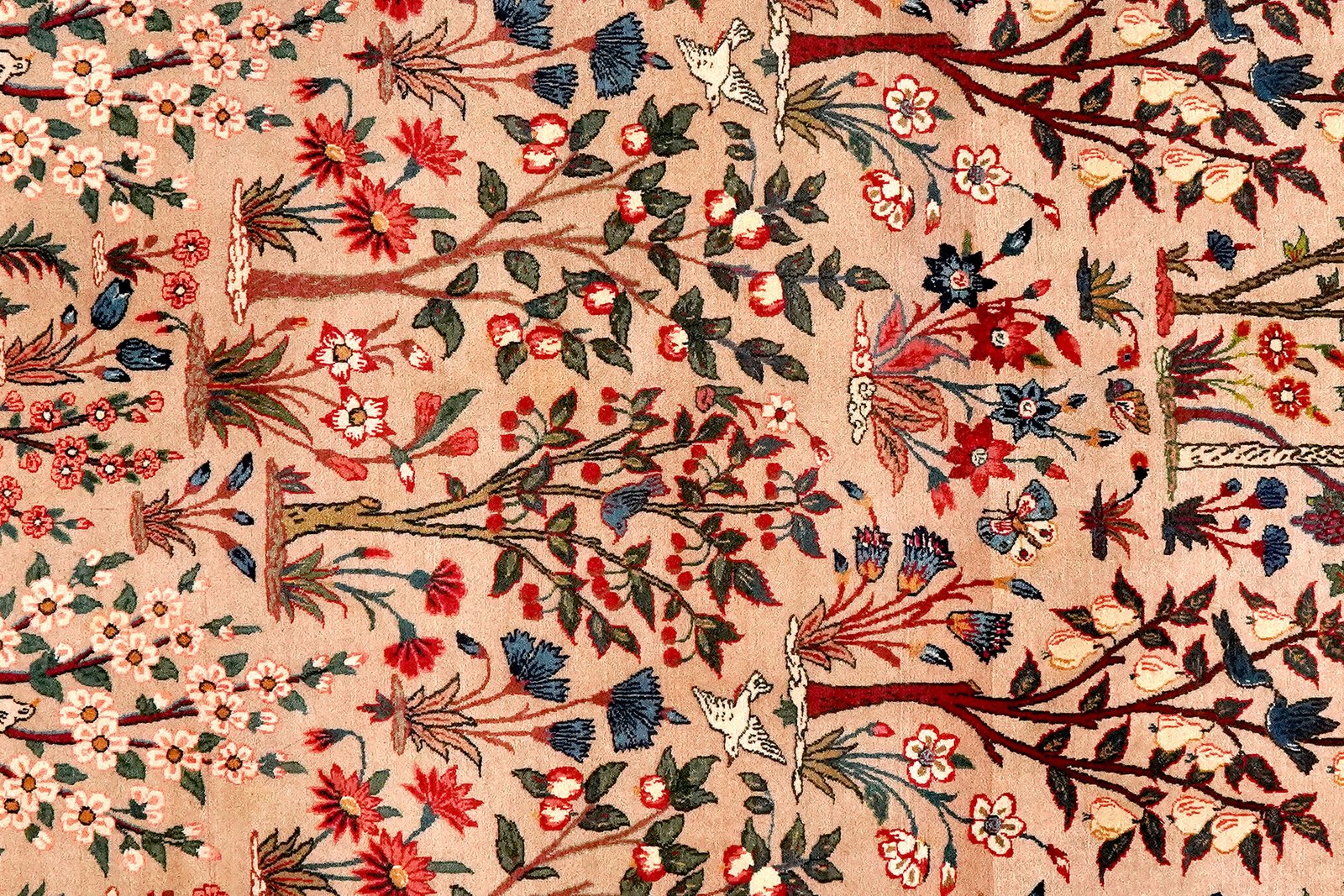 Isfahan — Hand-knotted, 155x223 cm, Beige, 100% Virgin Wool | View 4