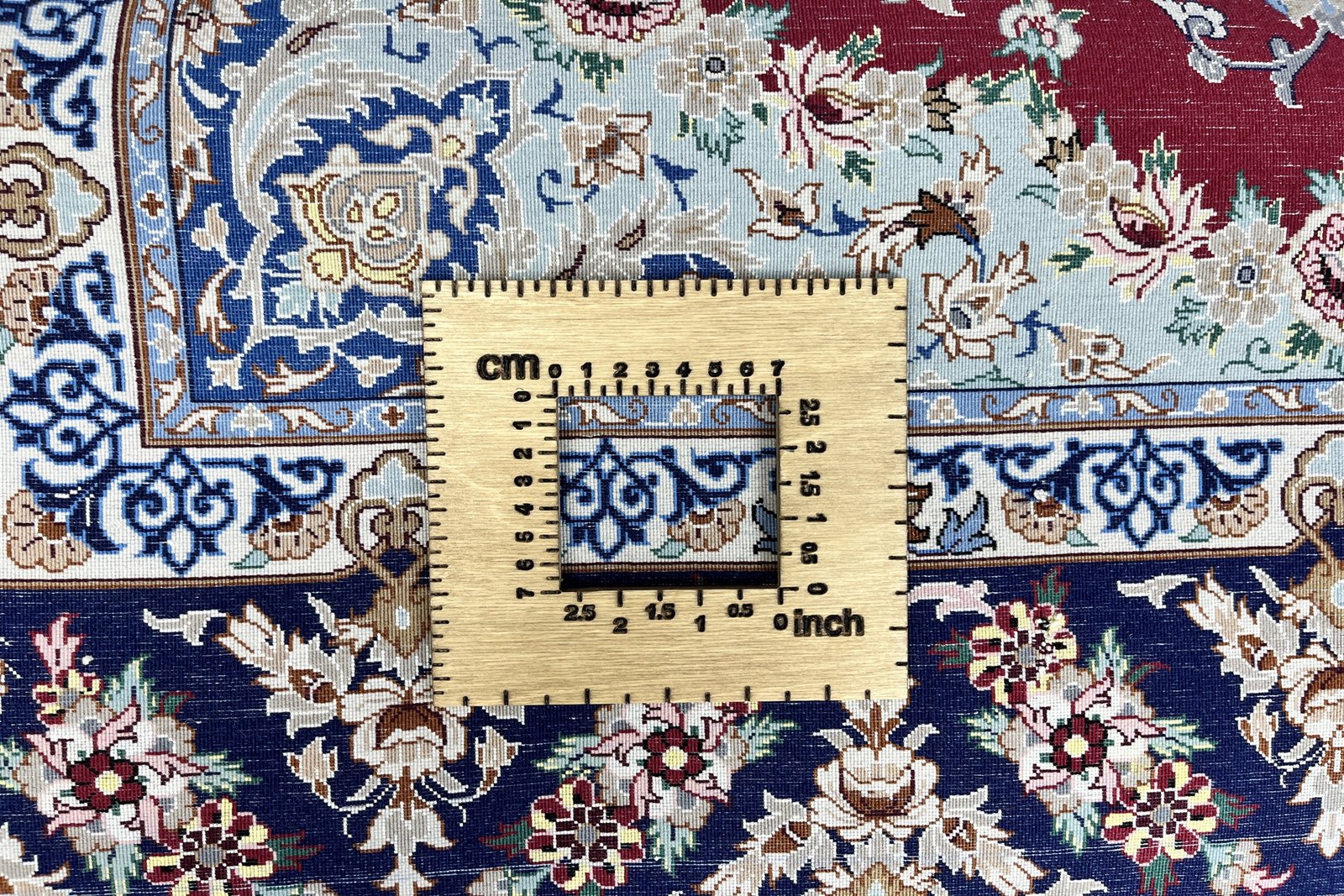 Isfahan — Hand-knotted, 128x204 cm, Red, 95% Schurwolle, 5% Seide | View 11